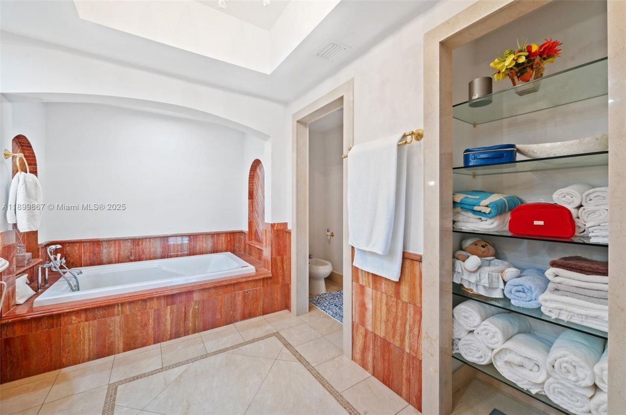 17875 Collins Ave, Unit 702, Sunny Isles Beach, FL 33160 Photo