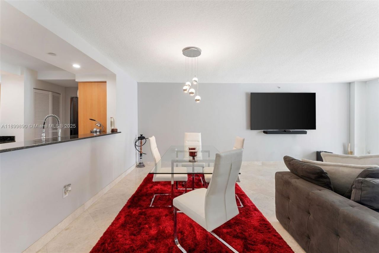6917 Collins Ave, Unit 607, Miami Beach, FL 33141 Photo