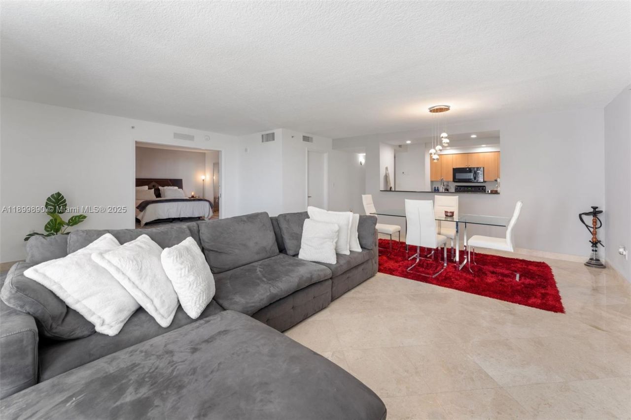6917 Collins Ave, Unit 607, Miami Beach, FL 33141 Photo