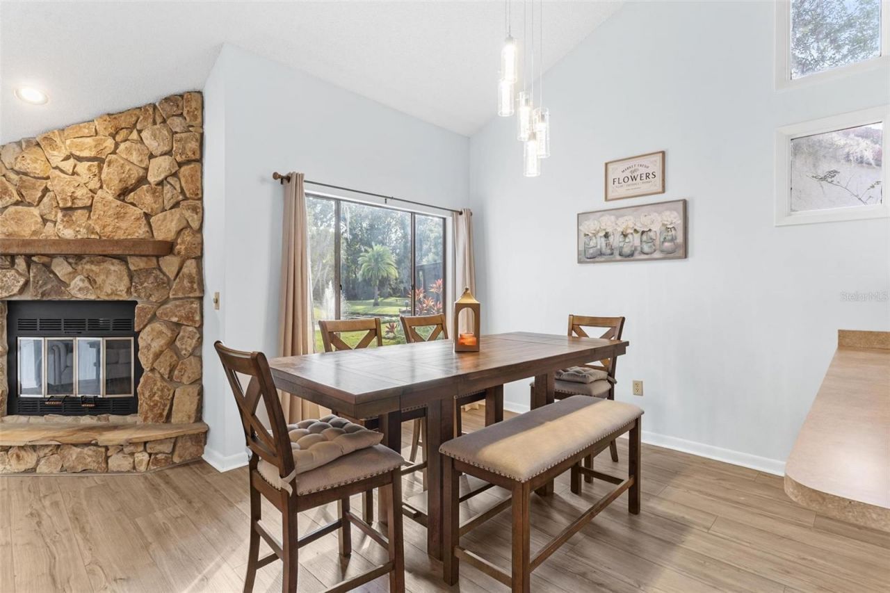 401 Clusterwood Drive, Yalaha, FL 34797 Photo