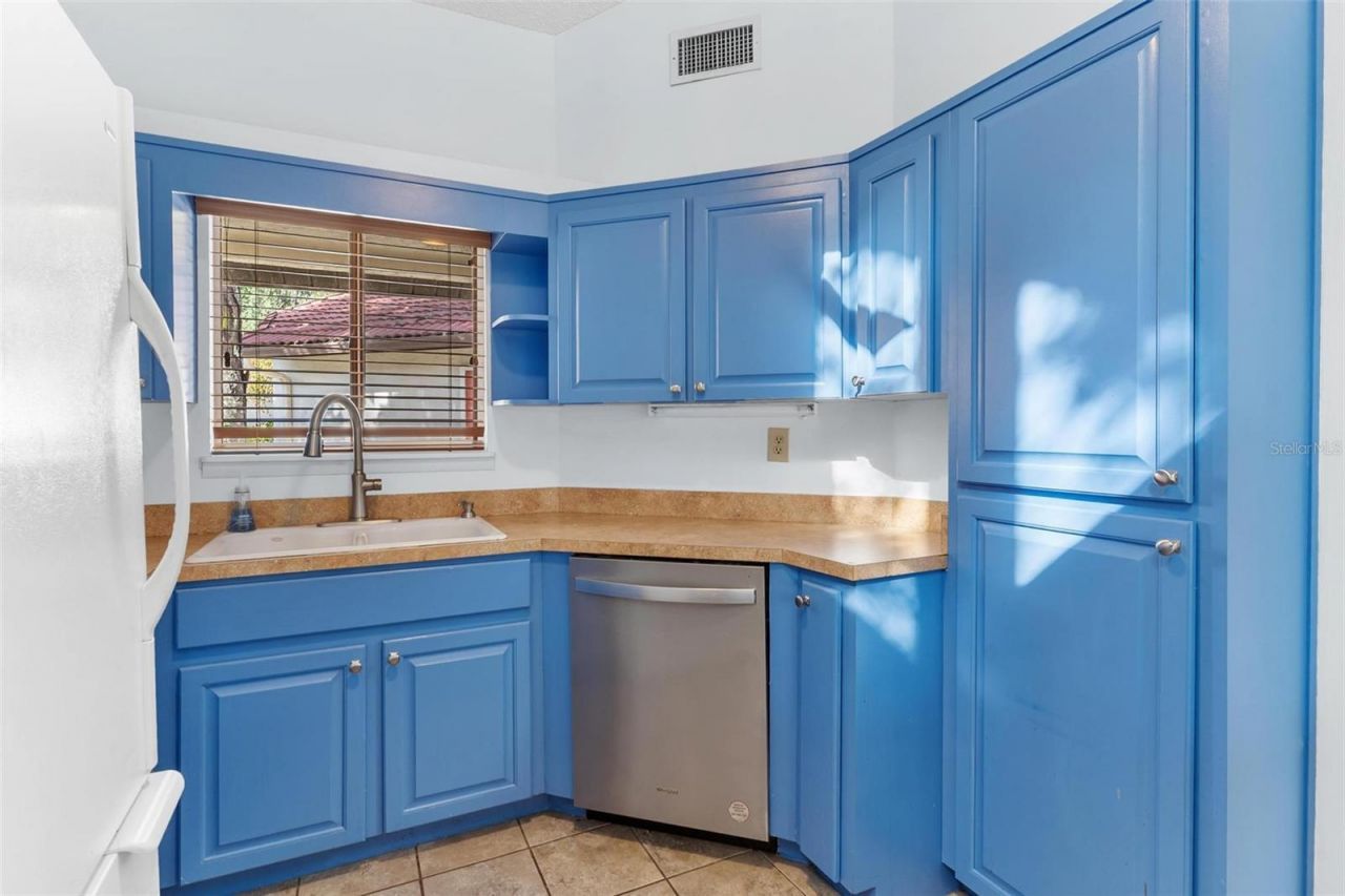 401 Clusterwood Drive, Yalaha, FL 34797 Photo