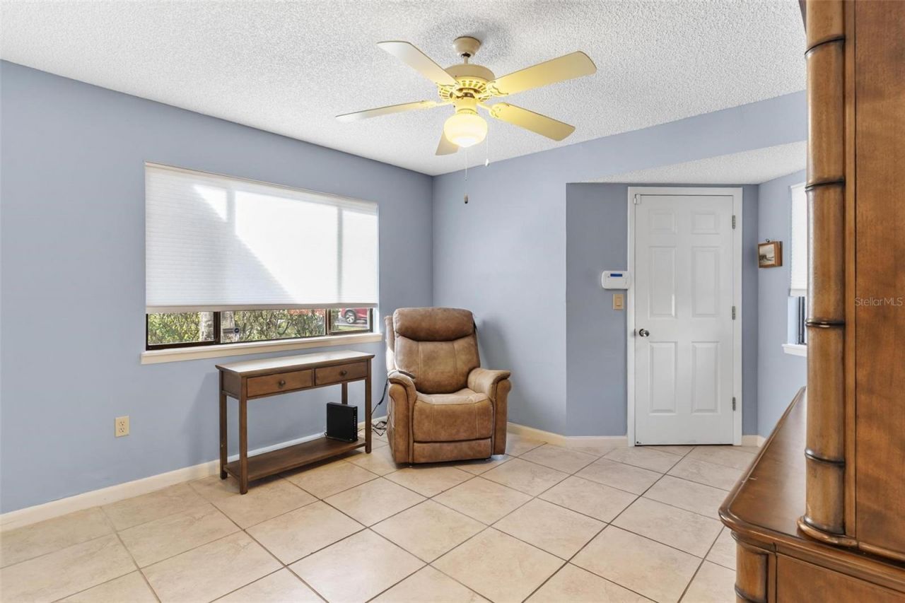 401 Clusterwood Drive, Yalaha, FL 34797 Photo