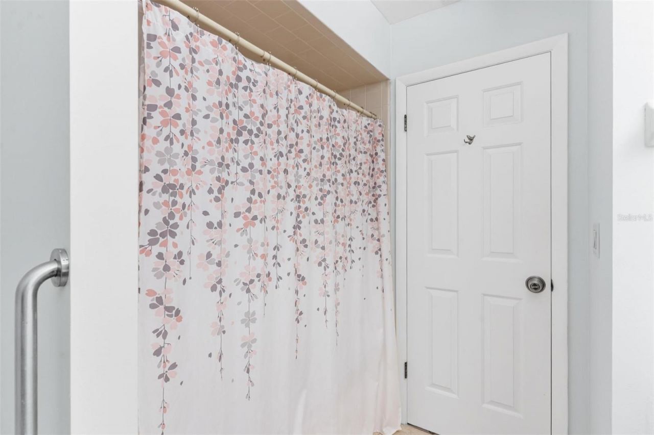 401 Clusterwood Drive, Yalaha, FL 34797 Photo