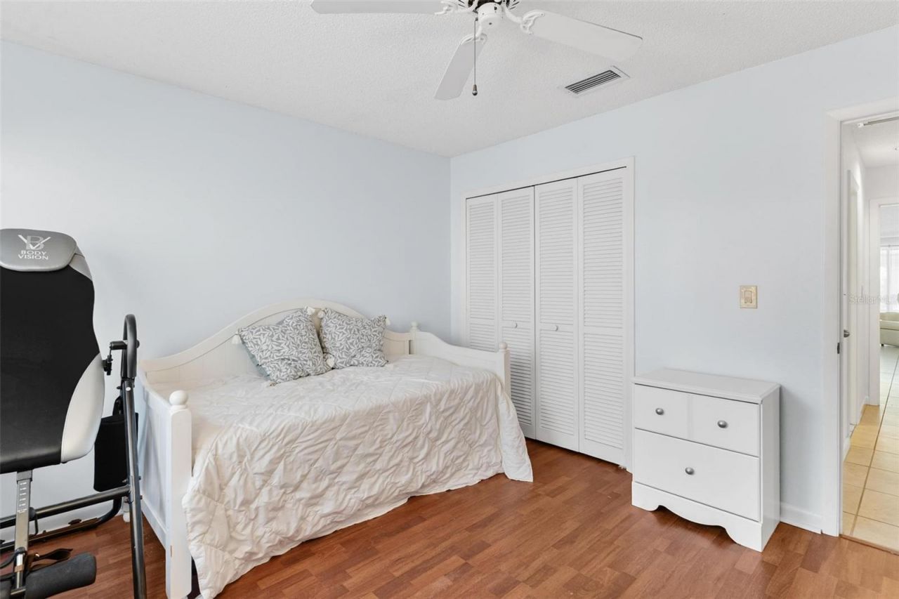 401 Clusterwood Drive, Yalaha, FL 34797 Photo