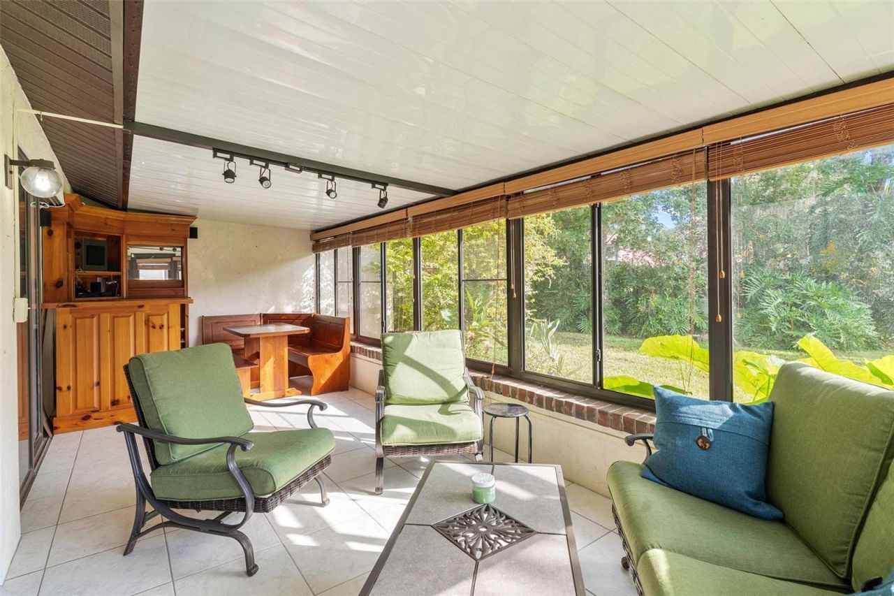 401 Clusterwood Drive, Yalaha, FL 34797 Photo