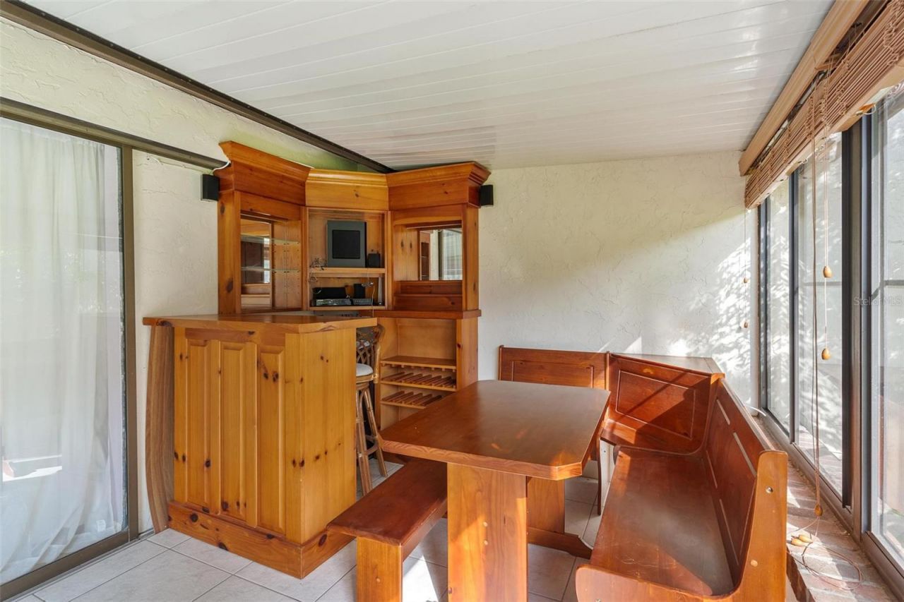 401 Clusterwood Drive, Yalaha, FL 34797 Photo