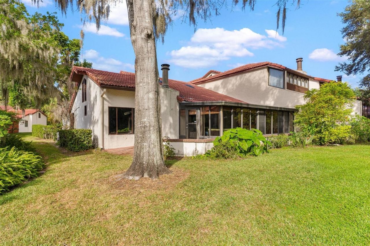 401 Clusterwood Drive, Yalaha, FL 34797 Photo