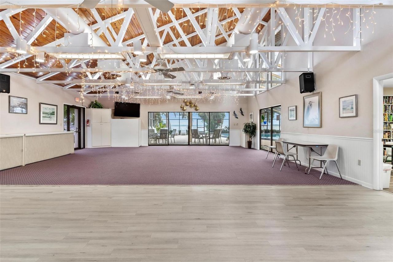 401 Clusterwood Drive, Yalaha, FL 34797 Photo