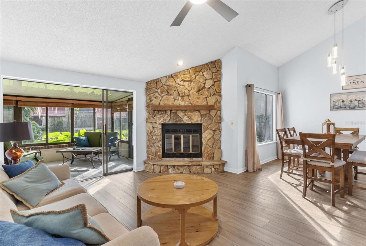 401 Clusterwood Drive, Yalaha, FL 34797 Photo