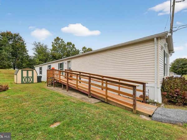 8 PENNEY LANE, COATESVILLE, PA 19320