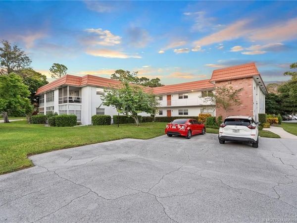 2600 SE Ocean Boulevard, Unit M9, Stuart, FL 34996