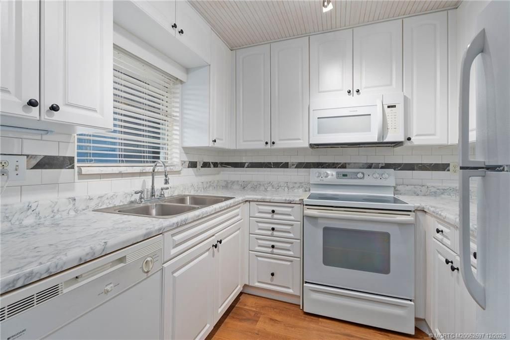 2600 SE Ocean Boulevard, Unit M9, Stuart, FL 34996 Photo