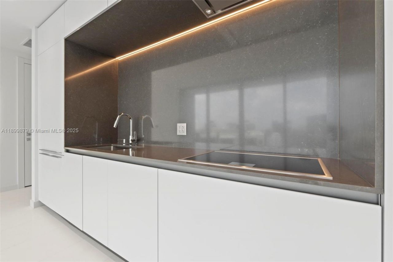 300 Biscayne Blvd Way, Unit 4508, Miami, FL 33131 Photo