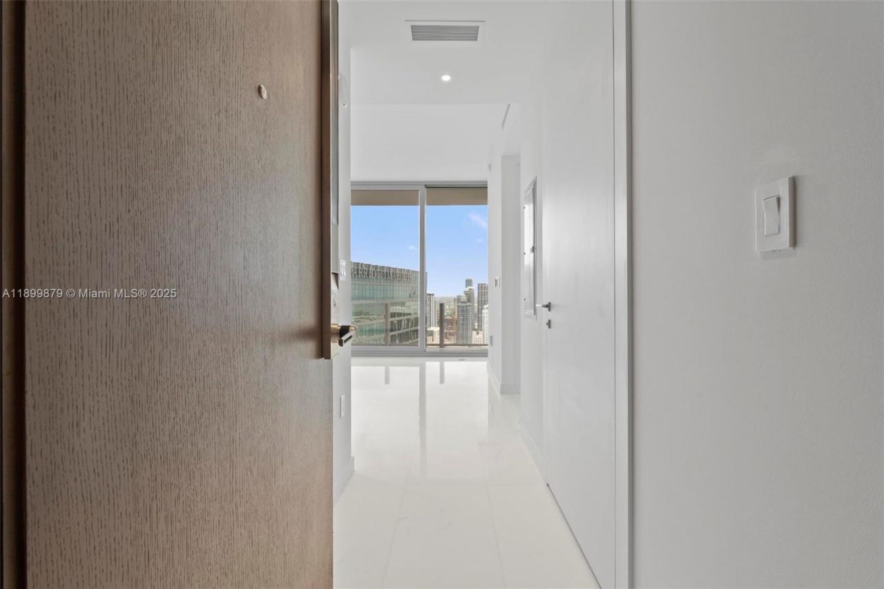 300 Biscayne Blvd Way, Unit 4508, Miami, FL 33131 Photo