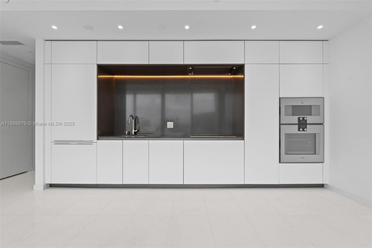 300 Biscayne Blvd Way, Unit 4508, Miami, FL 33131 Photo