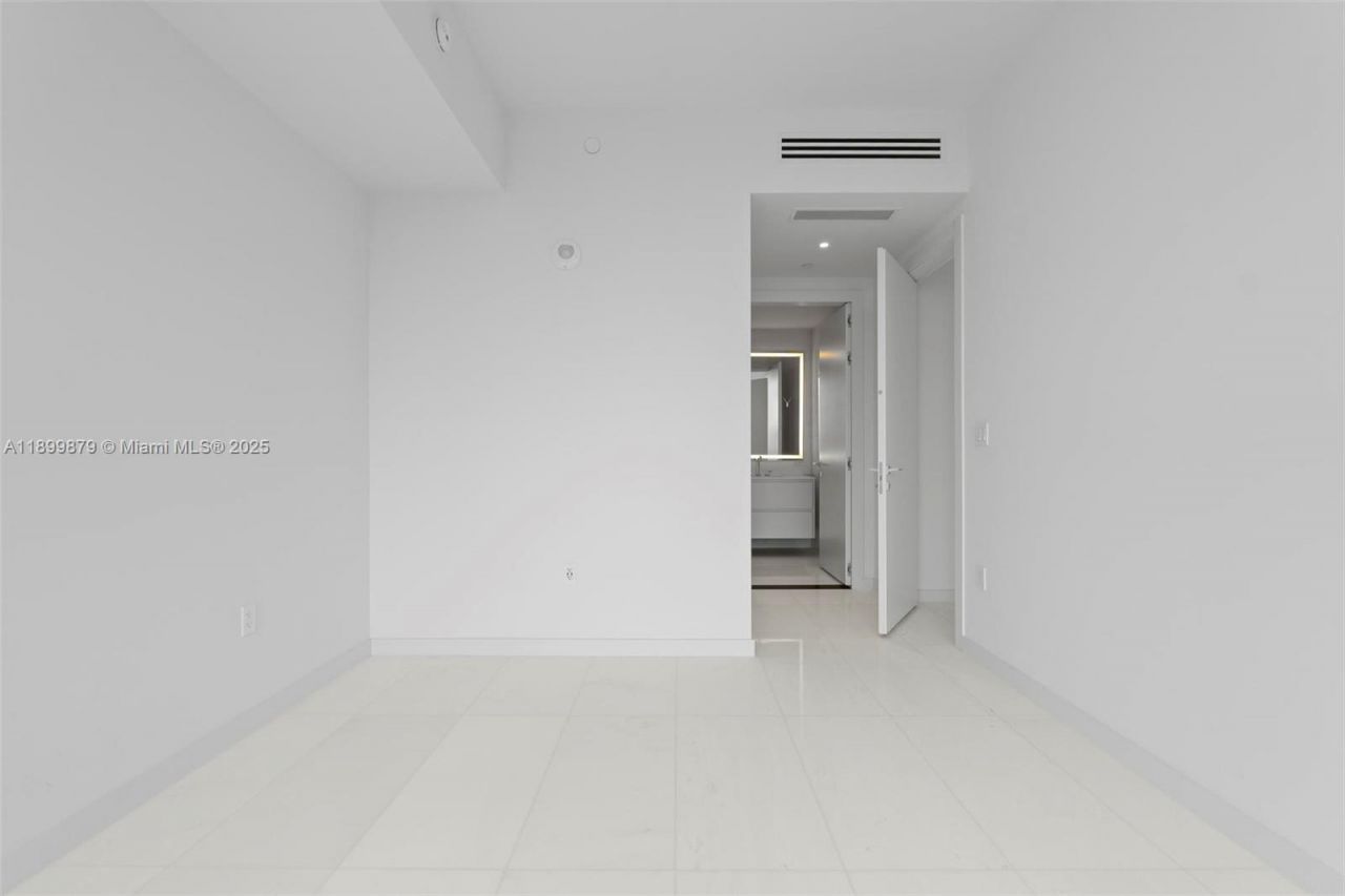 300 Biscayne Blvd Way, Unit 4508, Miami, FL 33131 Photo