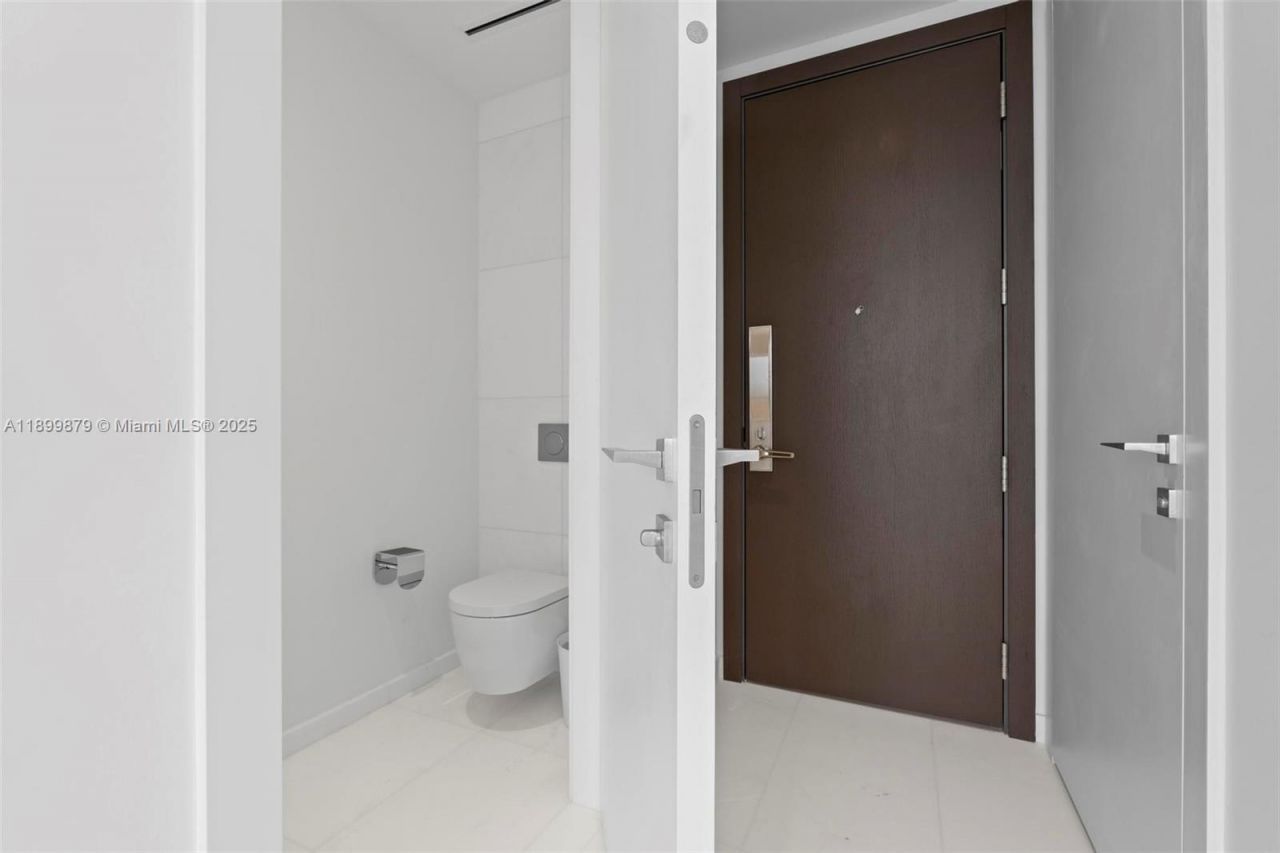 300 Biscayne Blvd Way, Unit 4508, Miami, FL 33131 Photo