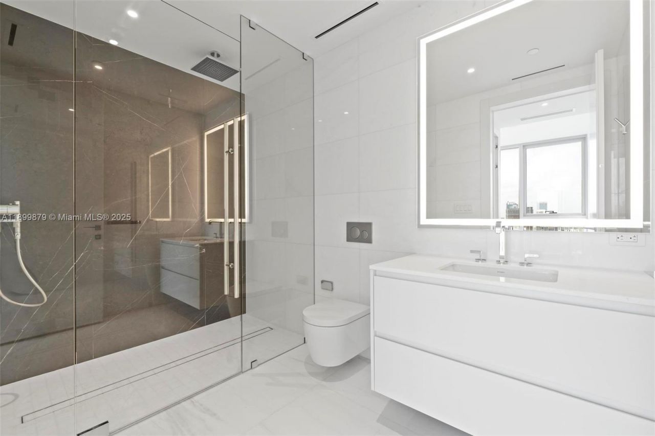 300 Biscayne Blvd Way, Unit 4508, Miami, FL 33131 Photo