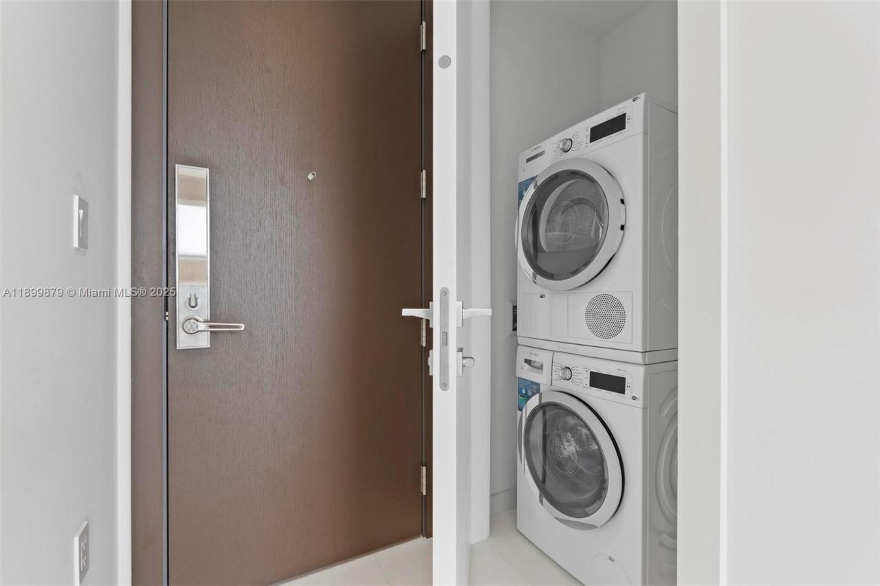 300 Biscayne Blvd Way, Unit 4508, Miami, FL 33131 Photo