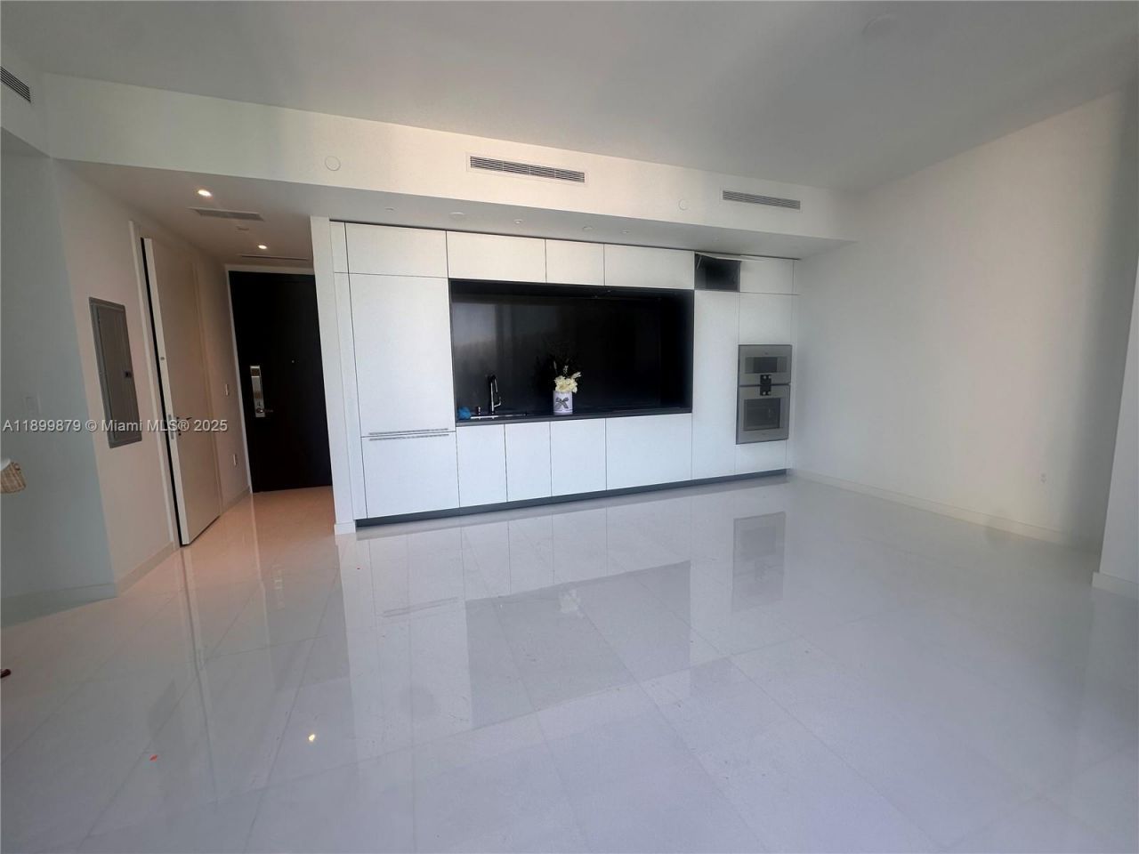 300 Biscayne Blvd Way, Unit 4508, Miami, FL 33131 Photo