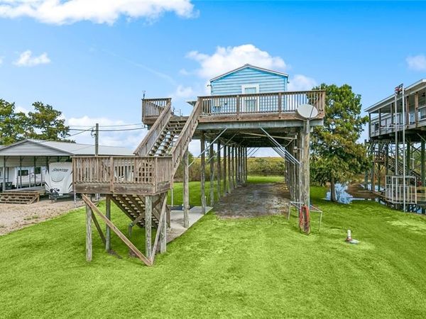 5125 HOPEDALE Highway, St Bernard, LA 70085