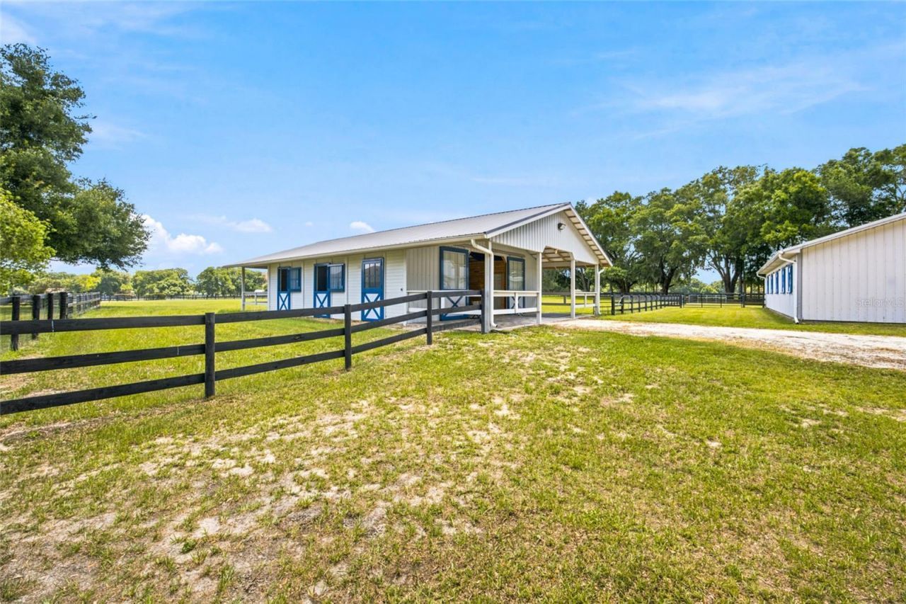 16050 NW 10th Circle, Citra, FL 32113 Photo