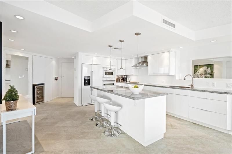 3000 Holiday Drive, Unit 1103, Fort Lauderdale, FL 33316 Photo