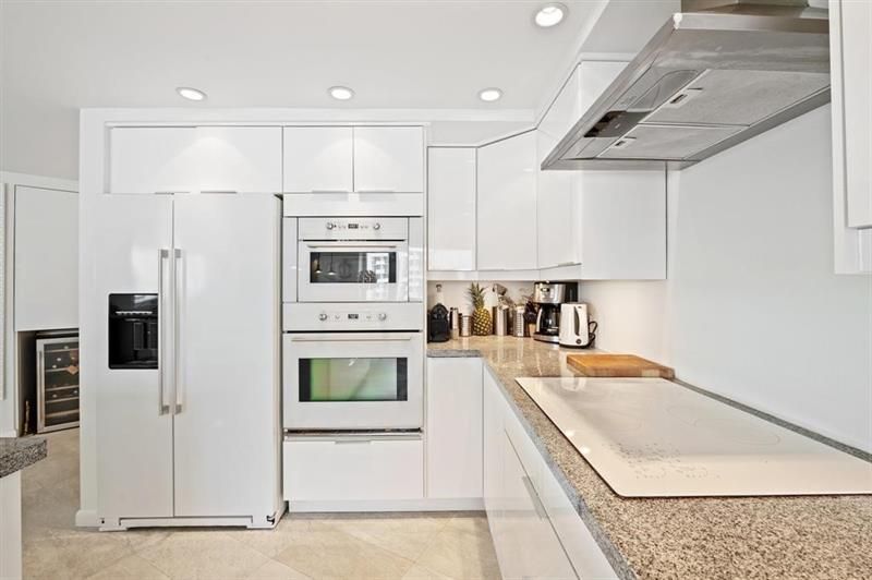 3000 Holiday Drive, Unit 1103, Fort Lauderdale, FL 33316 Photo