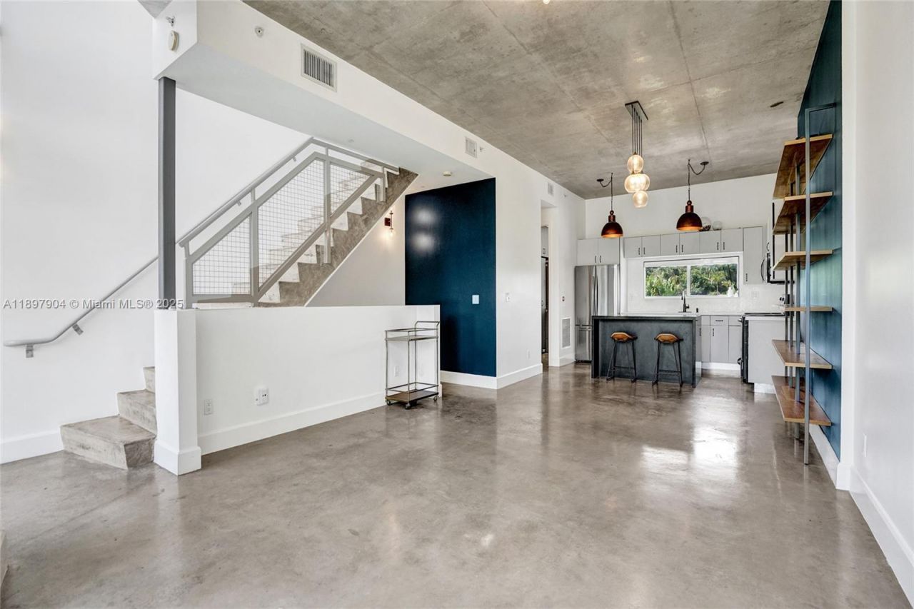 716 SE 12th St, Unit 13, Fort Lauderdale, FL 33316 Photo