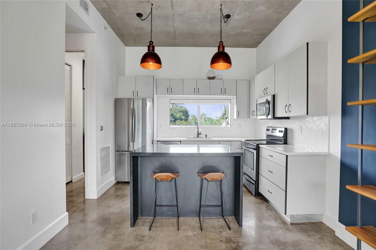 716 SE 12th St, Unit 13, Fort Lauderdale, FL 33316 Photo