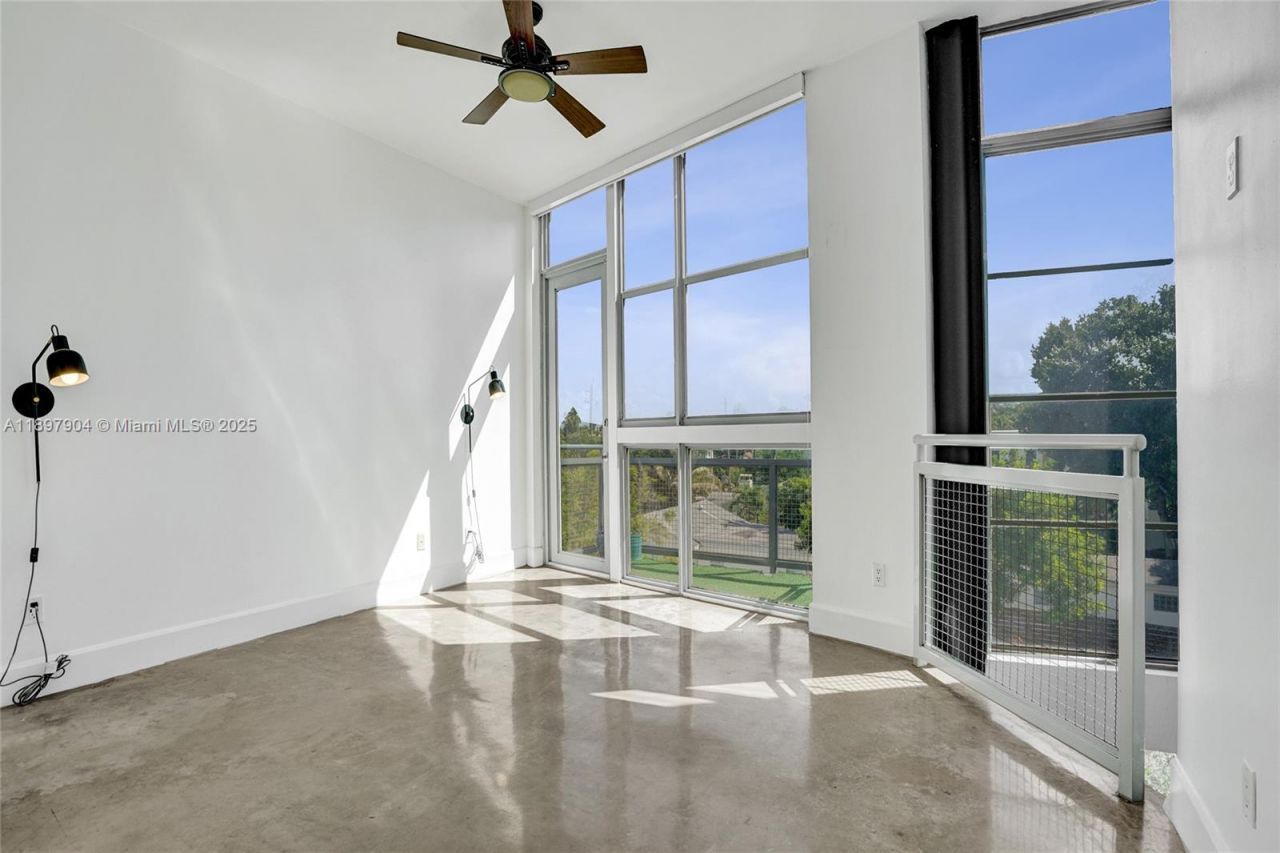 716 SE 12th St, Unit 13, Fort Lauderdale, FL 33316 Photo