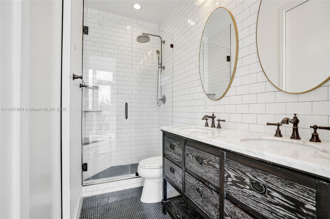 716 SE 12th St, Unit 13, Fort Lauderdale, FL 33316 Photo