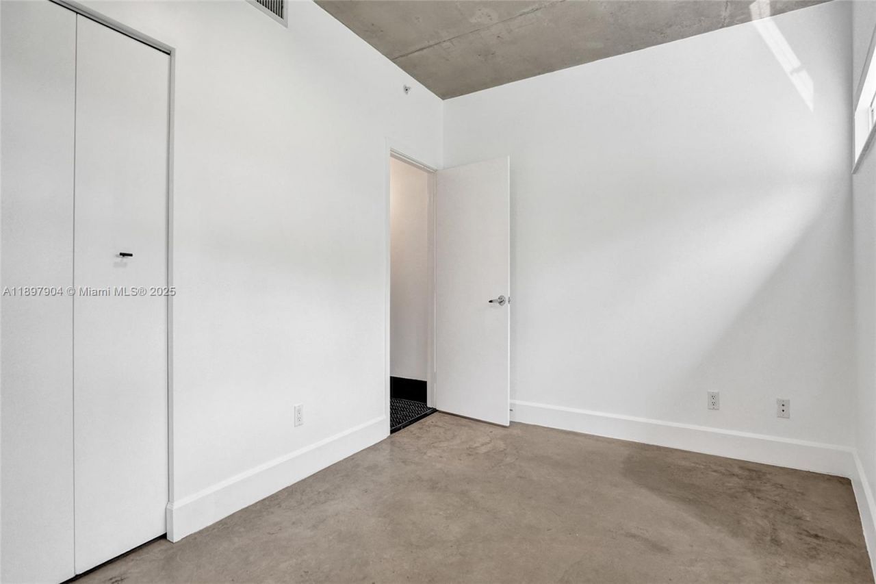 716 SE 12th St, Unit 13, Fort Lauderdale, FL 33316 Photo