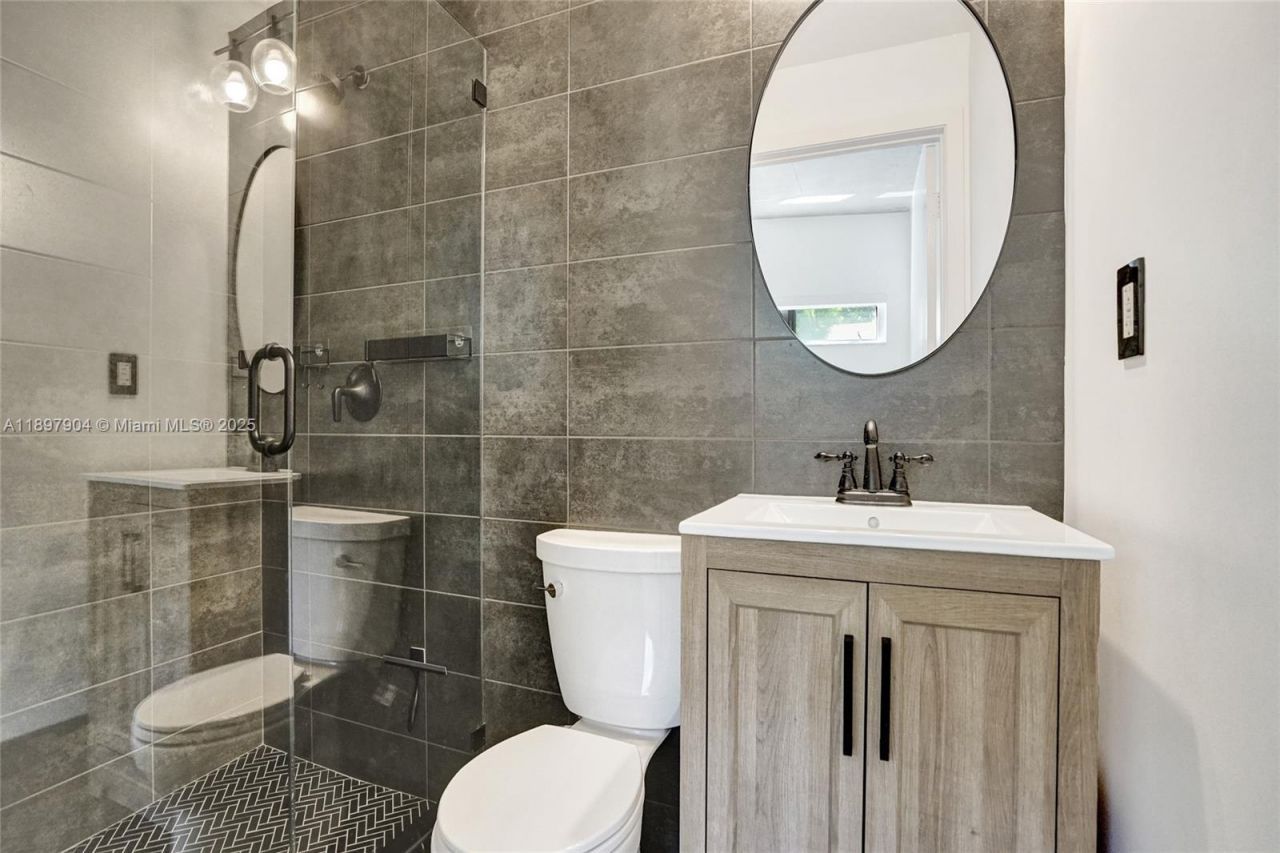 716 SE 12th St, Unit 13, Fort Lauderdale, FL 33316 Photo