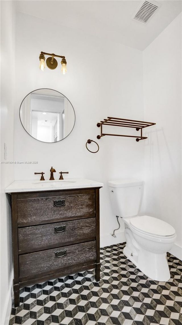 716 SE 12th St, Unit 13, Fort Lauderdale, FL 33316 Photo