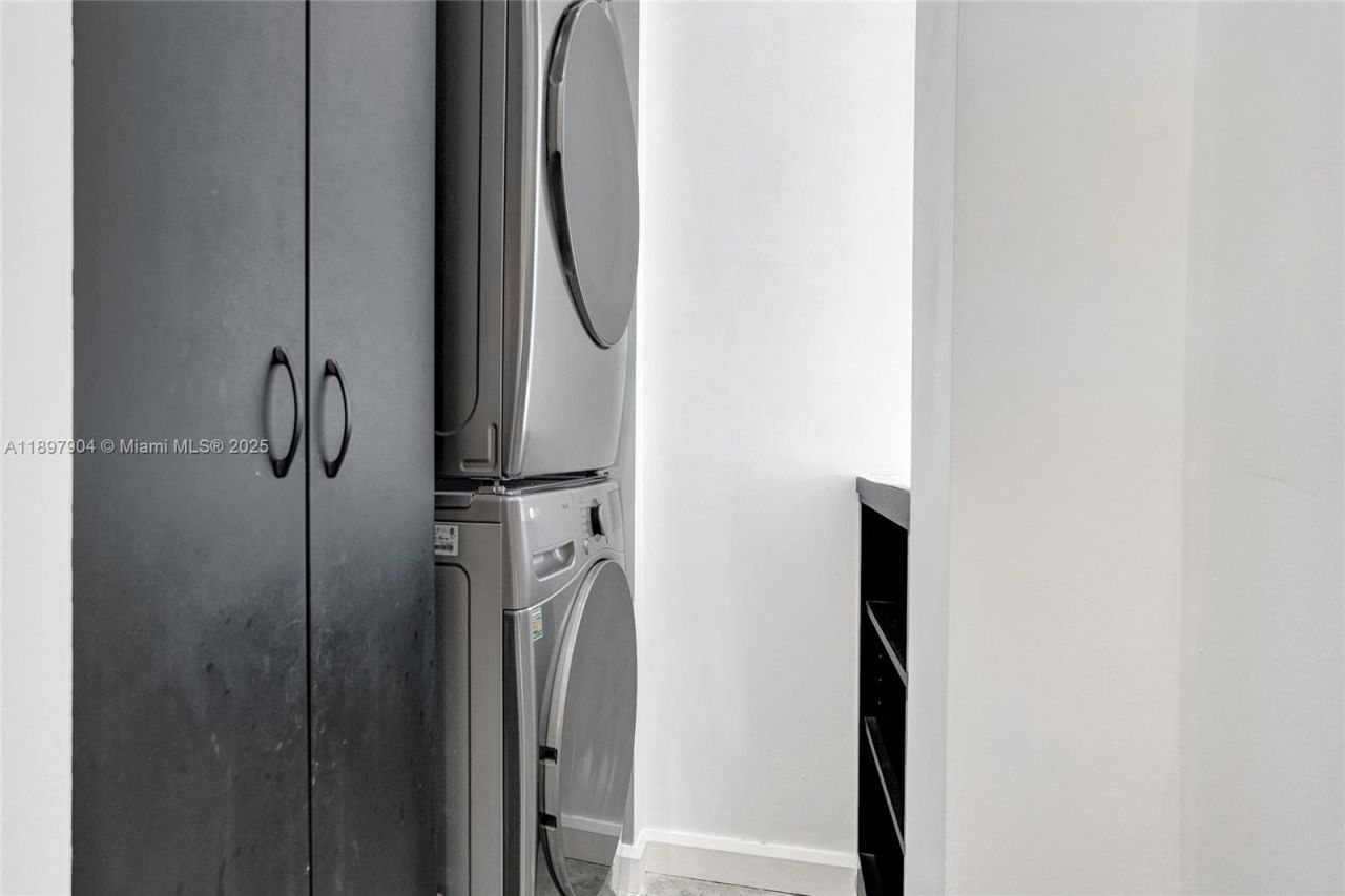 716 SE 12th St, Unit 13, Fort Lauderdale, FL 33316 Photo