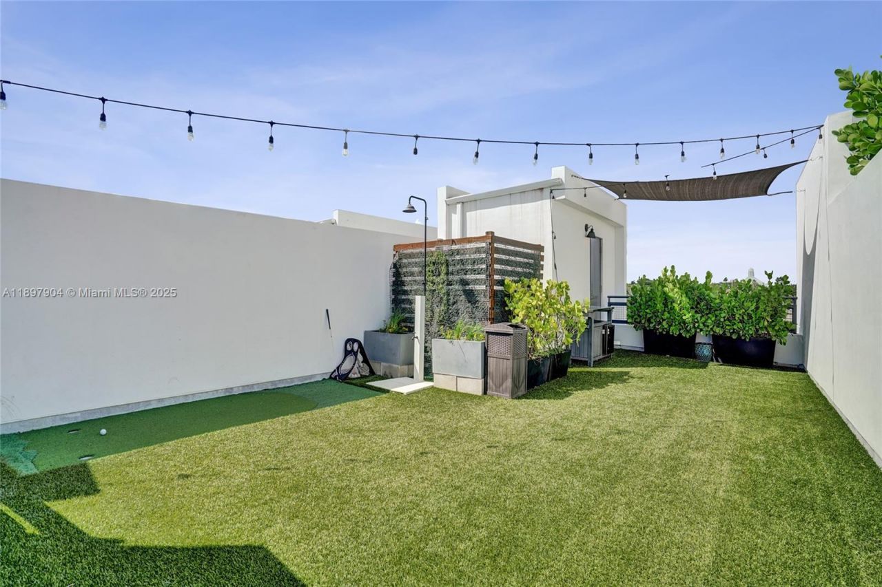 716 SE 12th St, Unit 13, Fort Lauderdale, FL 33316 Photo