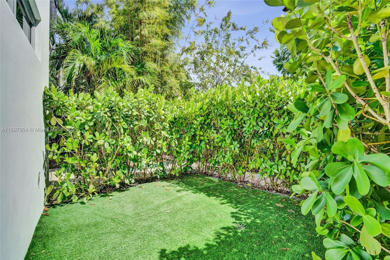 716 SE 12th St, Unit 13, Fort Lauderdale, FL 33316 Photo