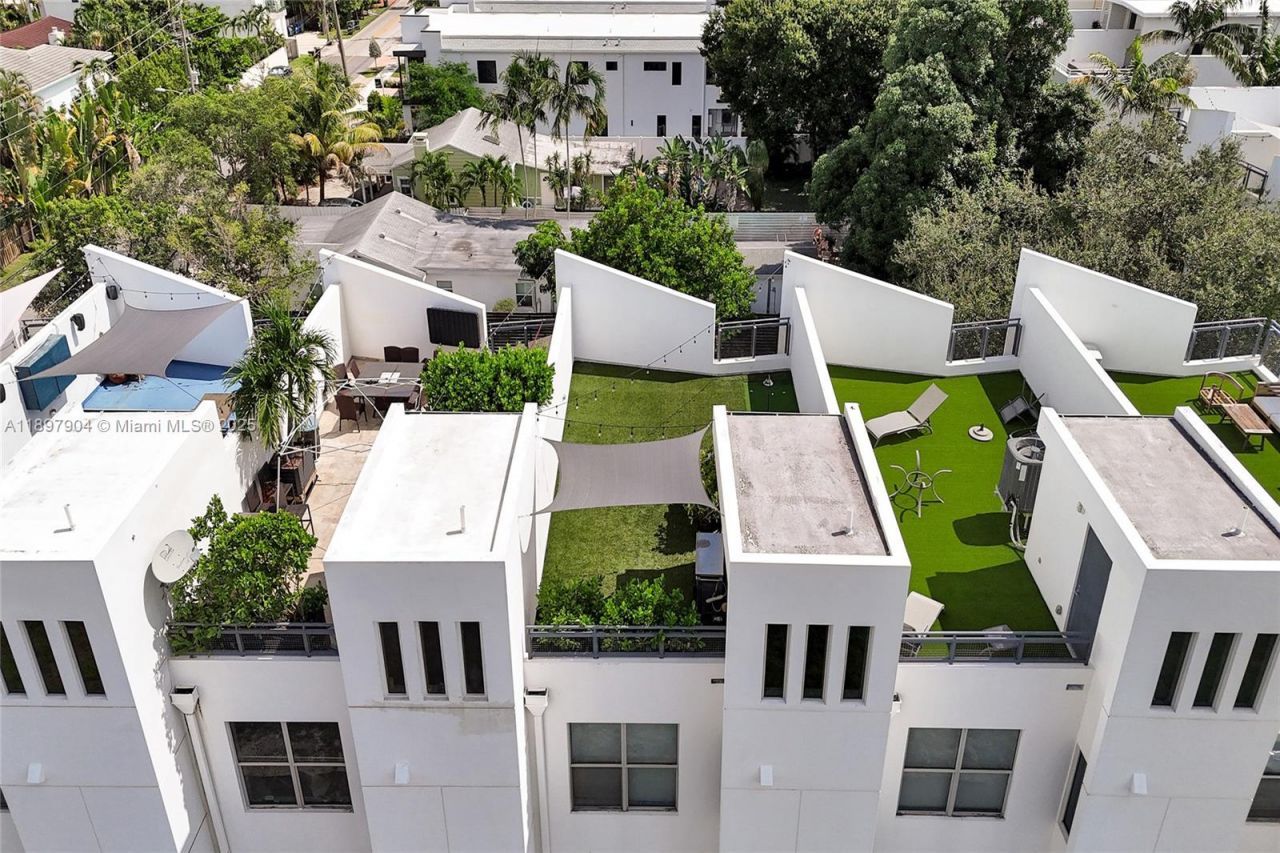 716 SE 12th St, Unit 13, Fort Lauderdale, FL 33316 Photo