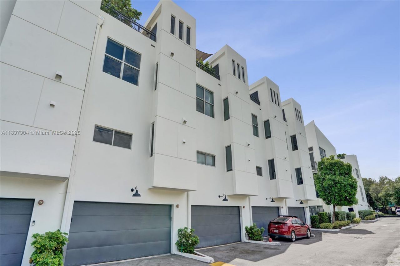 716 SE 12th St, Unit 13, Fort Lauderdale, FL 33316 Photo