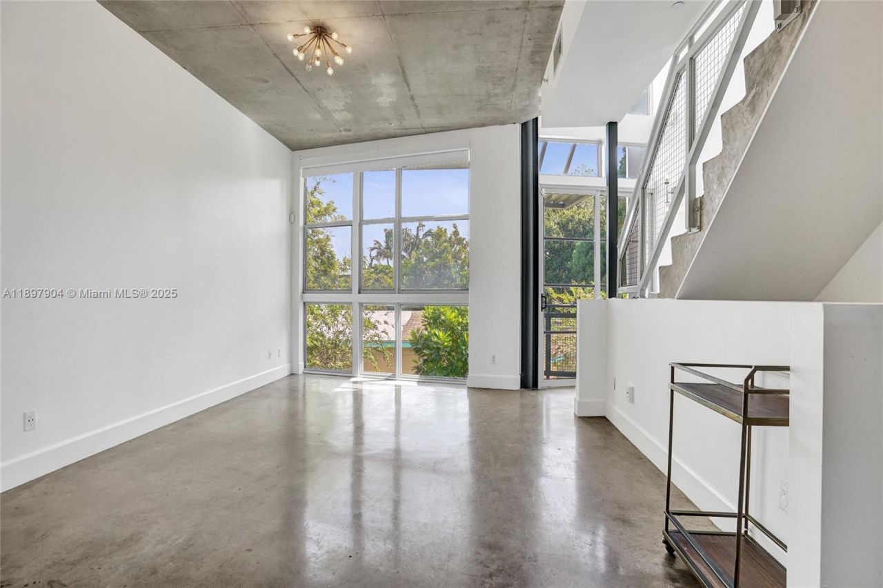 716 SE 12th St, Unit 13, Fort Lauderdale, FL 33316 Photo