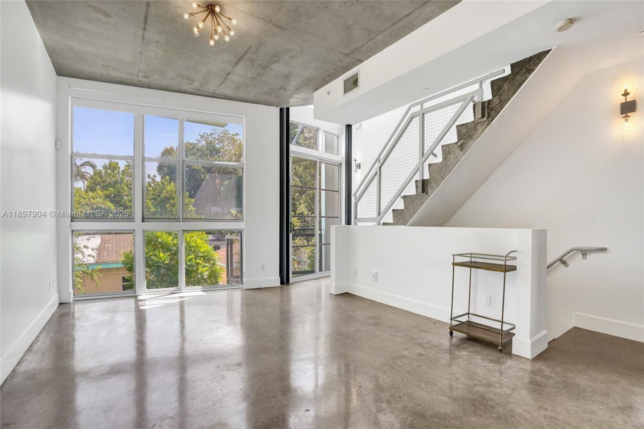 716 SE 12th St, Unit 13, Fort Lauderdale, FL 33316 Photo