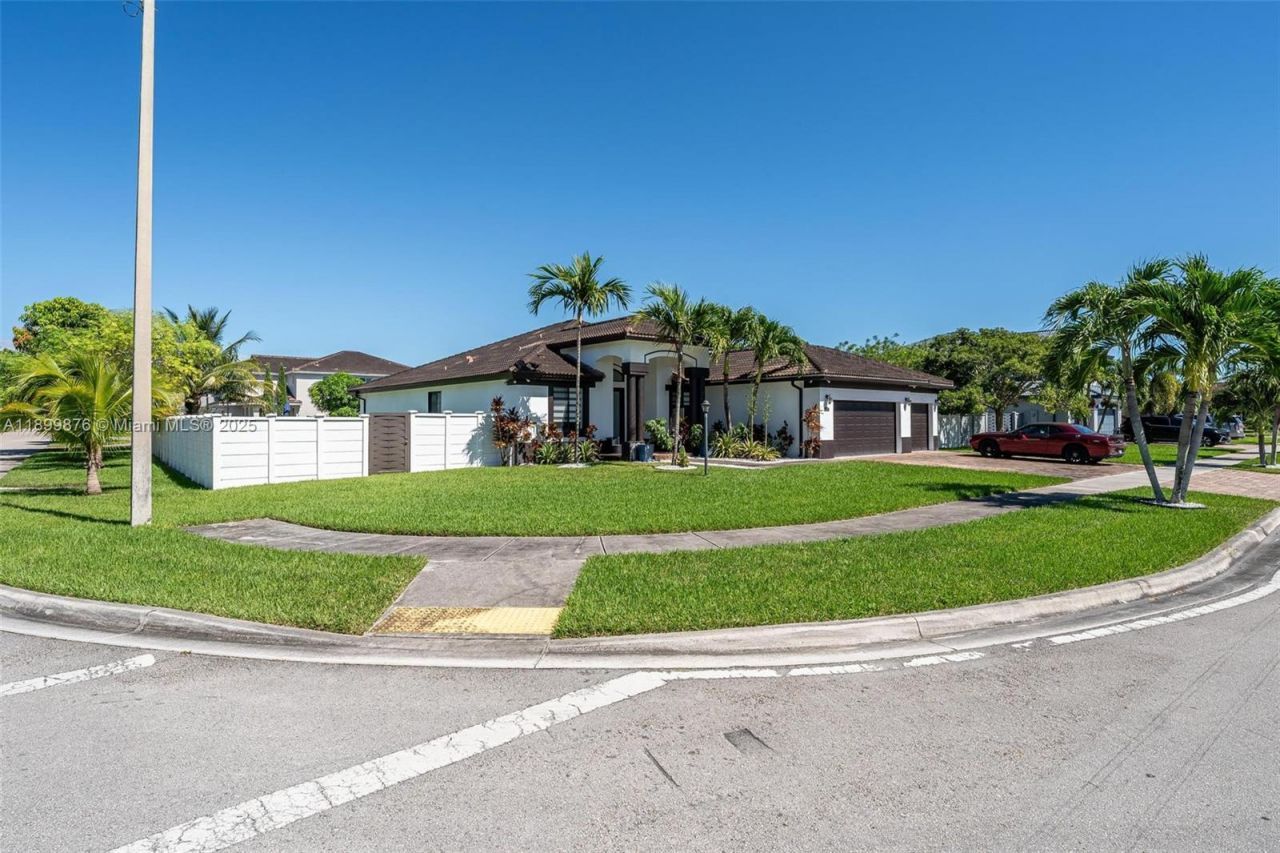 12865 SW 224th St, Miami, FL 33170 Photo