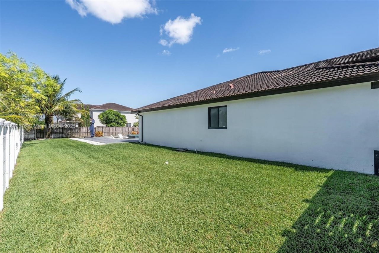 12865 SW 224th St, Miami, FL 33170 Photo