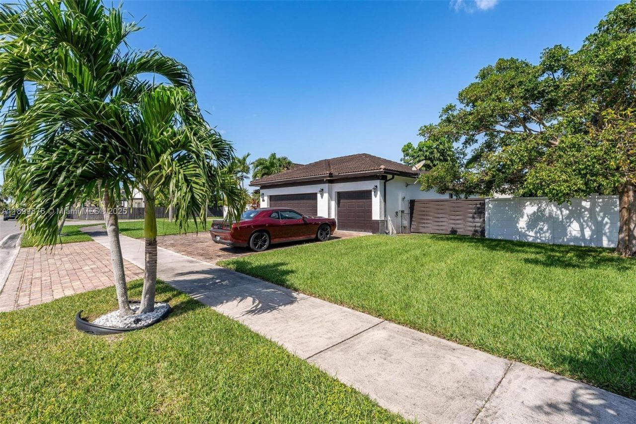 12865 SW 224th St, Miami, FL 33170 Photo