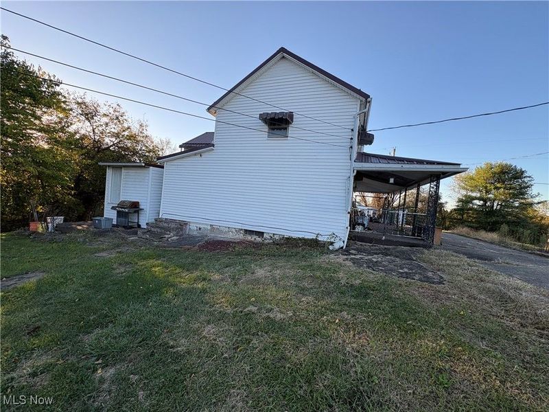 33855 State Route 800, New Matamoras, OH 45767 Photo 2