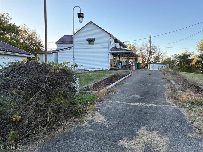 33855 State Route 800, New Matamoras, OH 45767 Photo 9