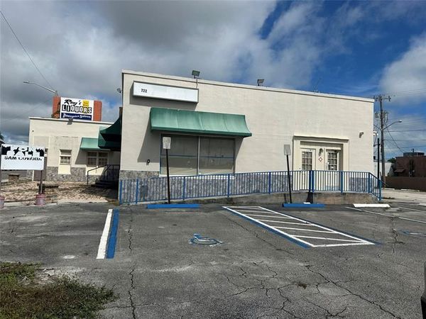 722 S US Highway 1, Fort Pierce, FL 34950
