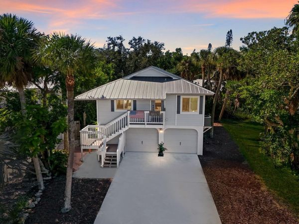 221 ISLAND CIRCLE, SARASOTA, FL 34242