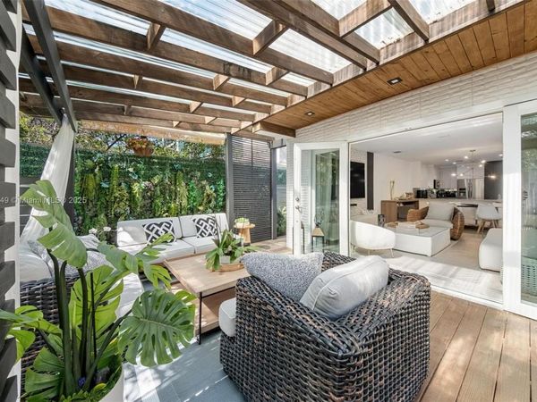 2752 SW 11th St, Miami, FL 33135